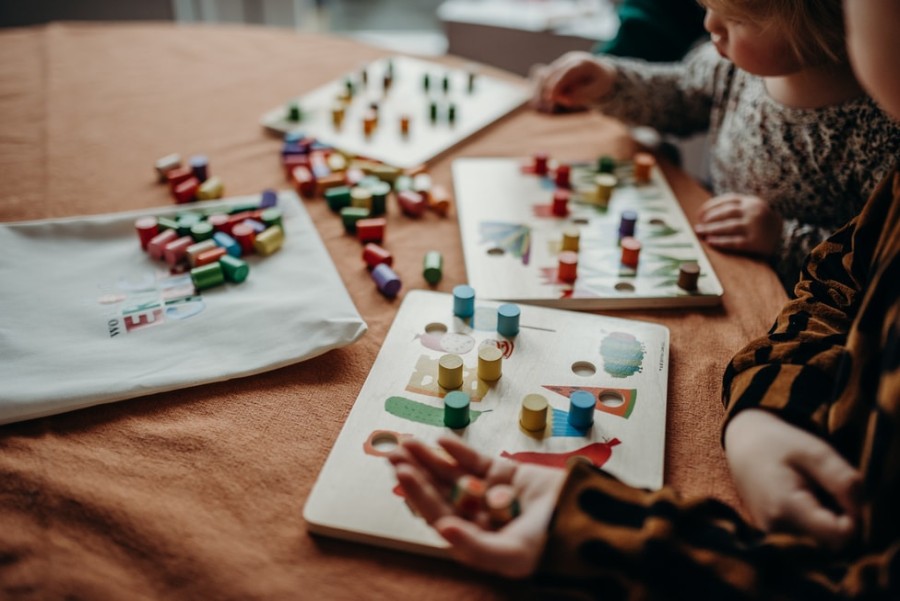 Speelgoed Small Foot Spelletjes | Rupsje Nooitgenoeg Kleurenspel